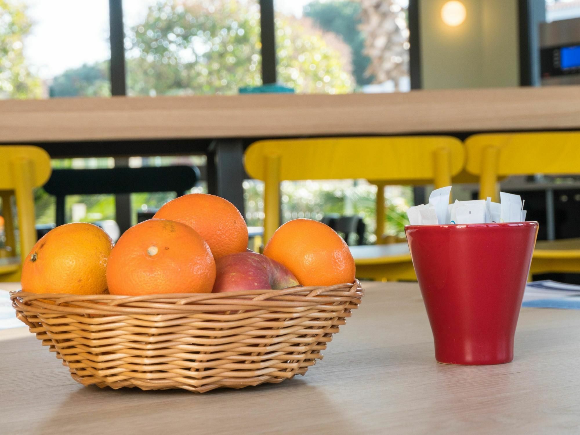 Ibis Styles Perpignan Canet En Roussillon Экстерьер фото